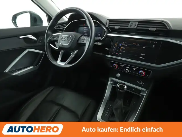 Audi Q3 view 13