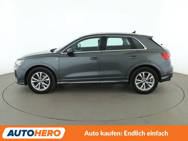 Audi Q3 view 3