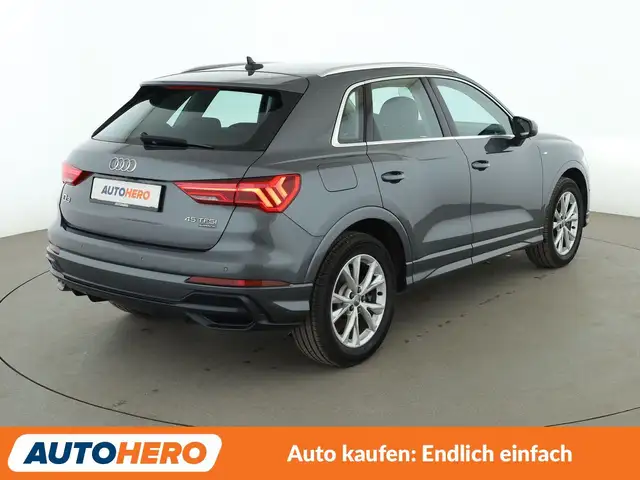 Audi Q3 view 6