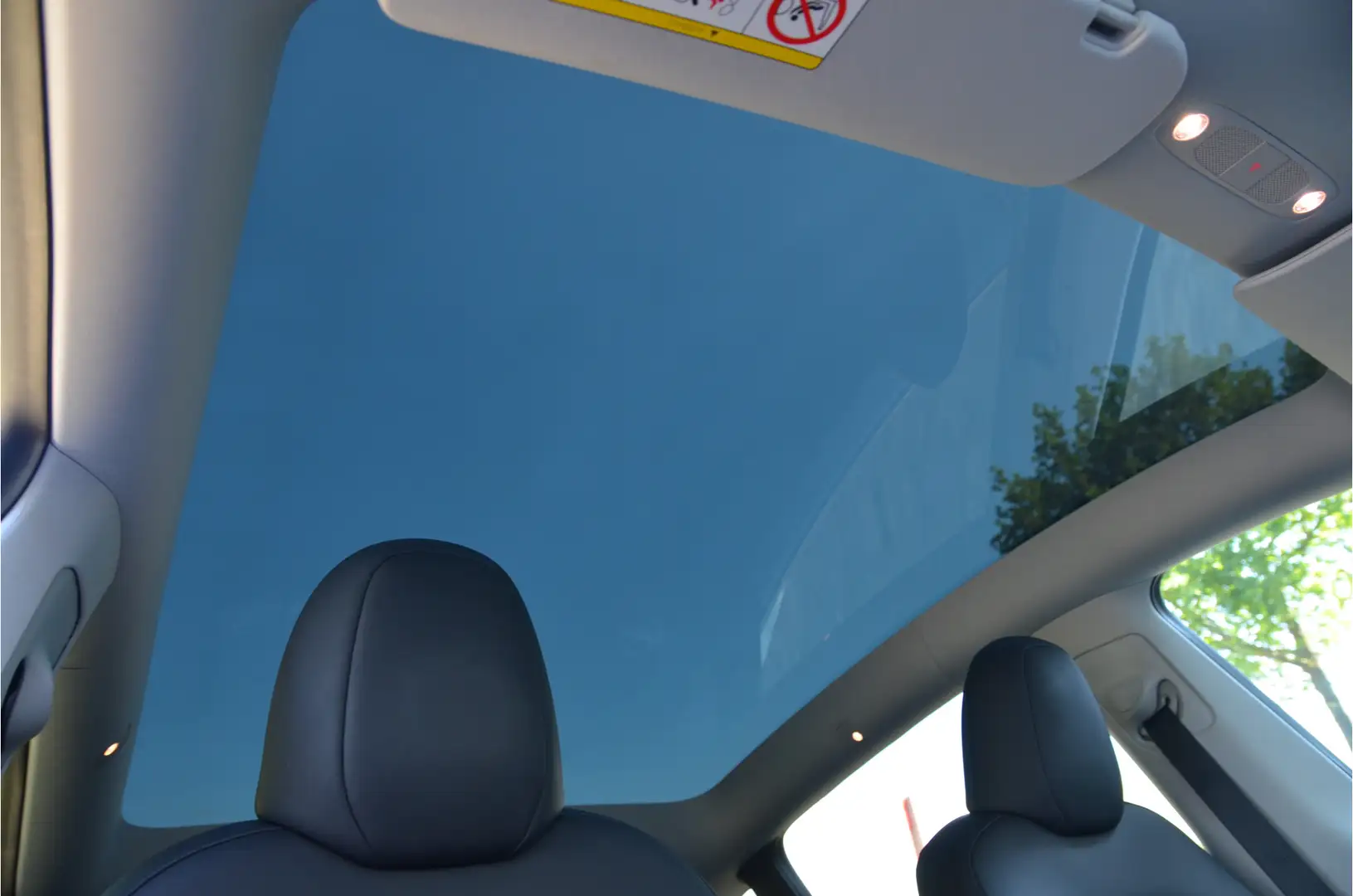 Tesla Model Y RWD 58 kWh AutoPilot, Trekhaak (1.600kg), LFP Accu Wit - 2