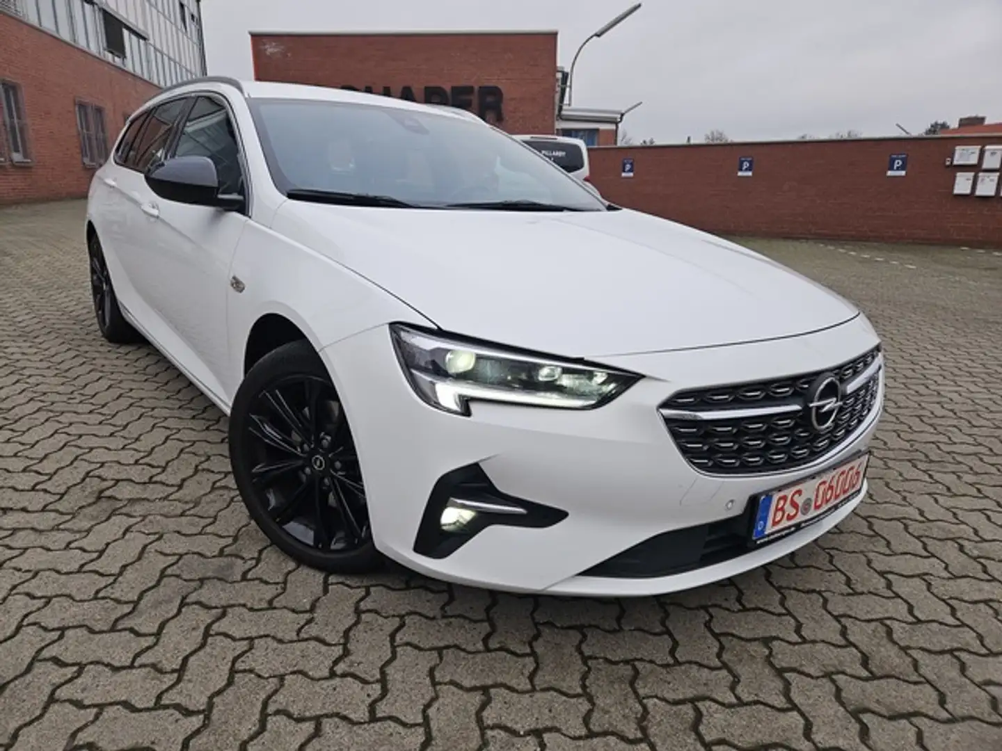 Opel Insignia SportsTourer Elegance,Automatik,LED,VOL Weiß - 1