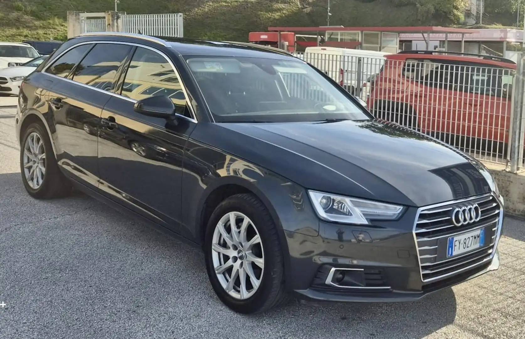 Audi A4 Avant 2.0 tdi Business Sport 190cv s-tronic Grigio - 1