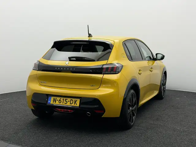 Peugeot 208 view 4
