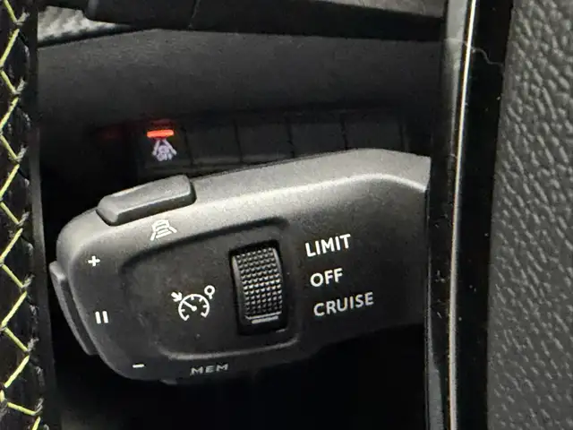 Peugeot 208 view 14