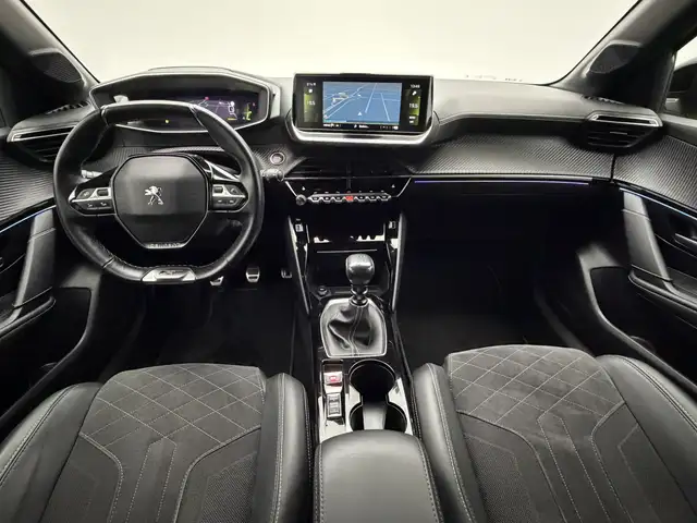 Peugeot 208 view 2