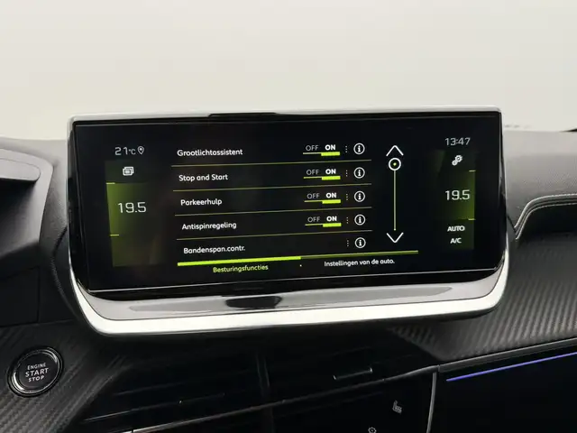 Peugeot 208 view 10