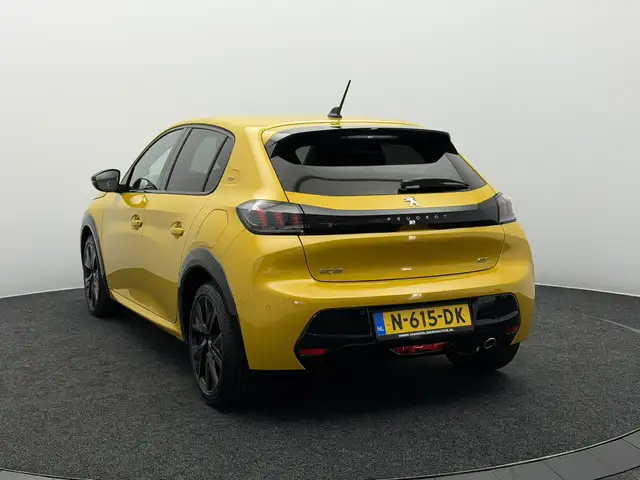 Peugeot 208 view 6