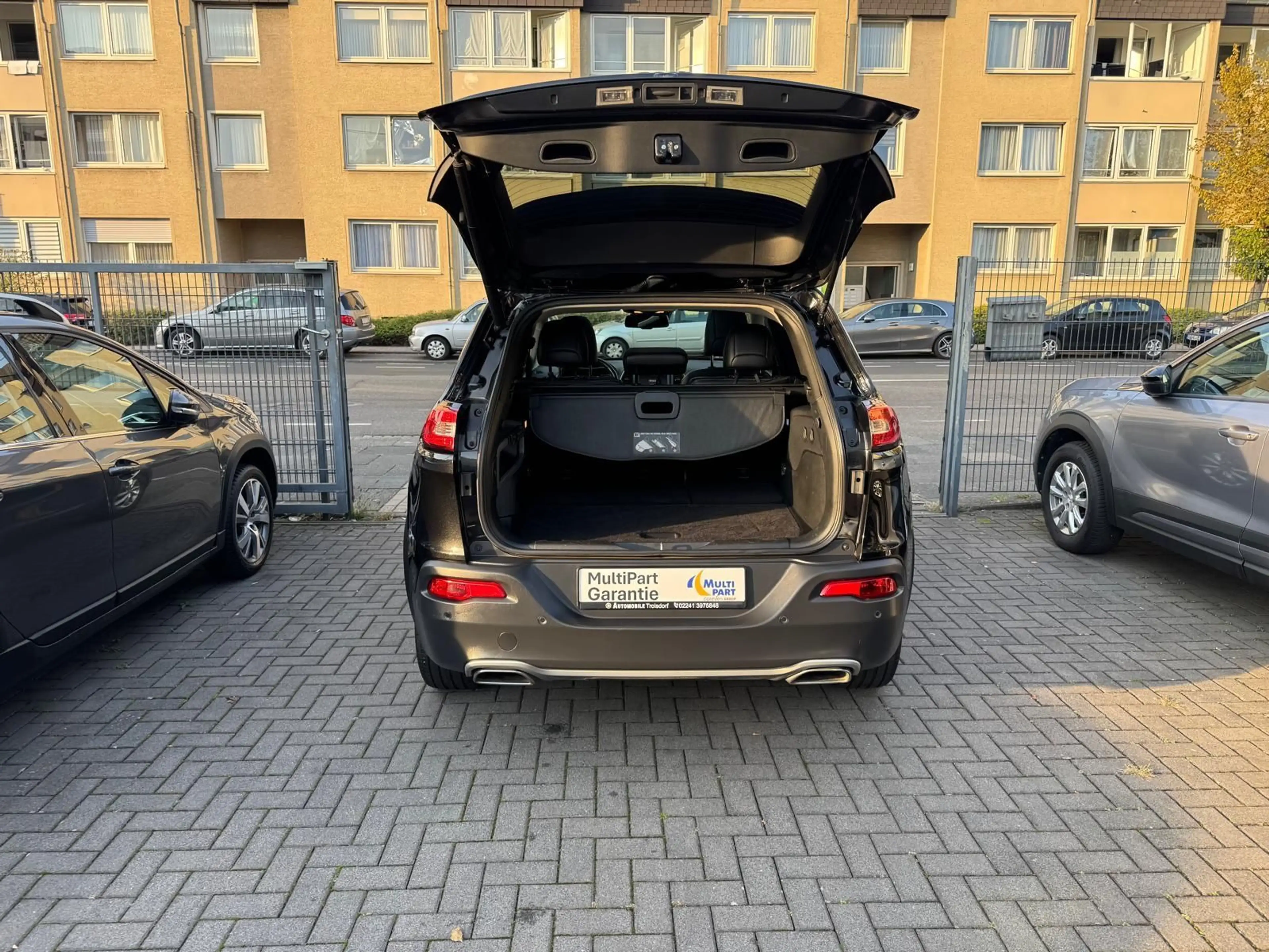 Jeep Cherokee Limited 4WD*NAVI*ACC*KAM*DAB*PANO*AHK — photo 6