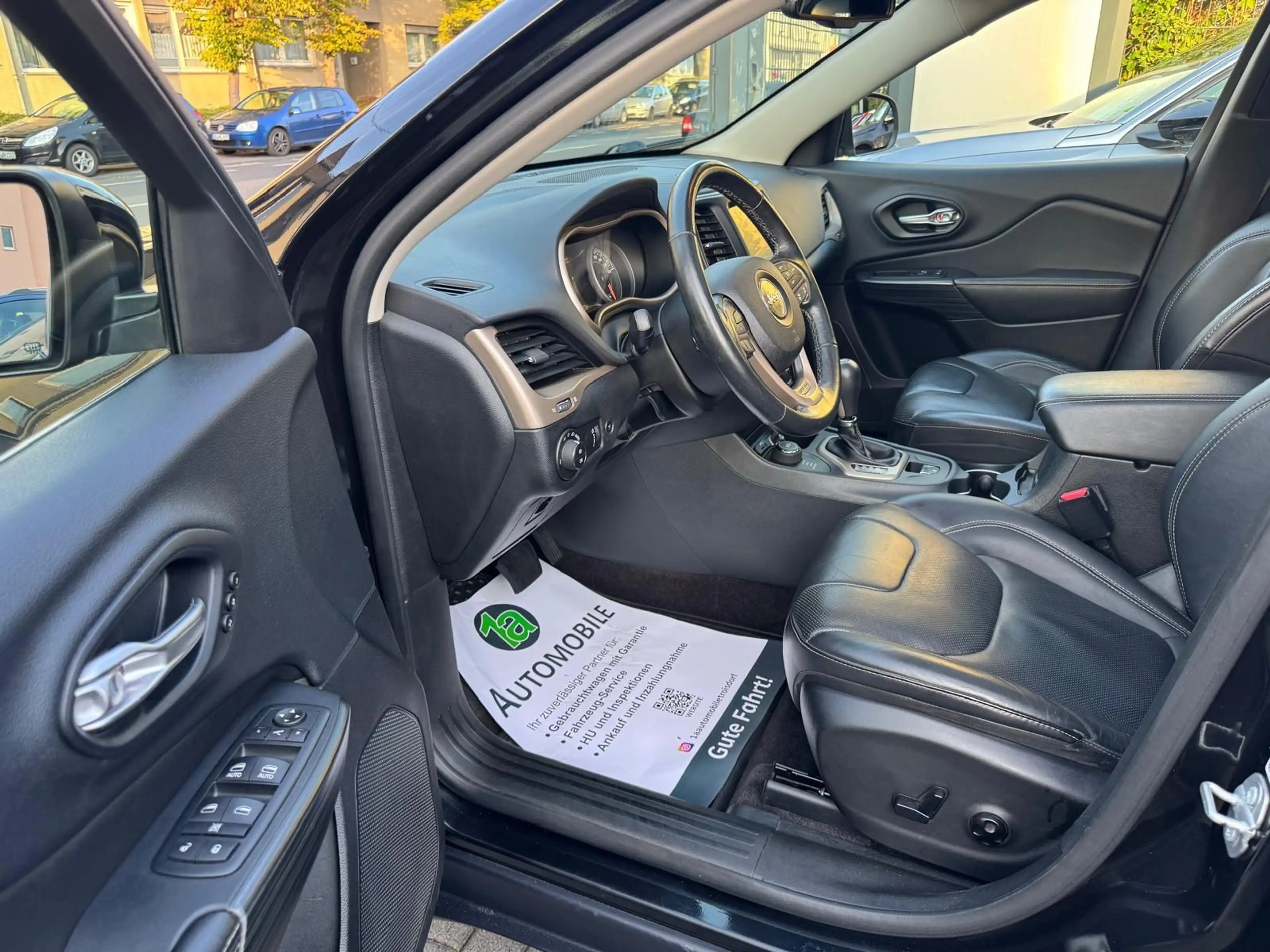 Jeep Cherokee Limited 4WD*NAVI*ACC*KAM*DAB*PANO*AHK — photo 12