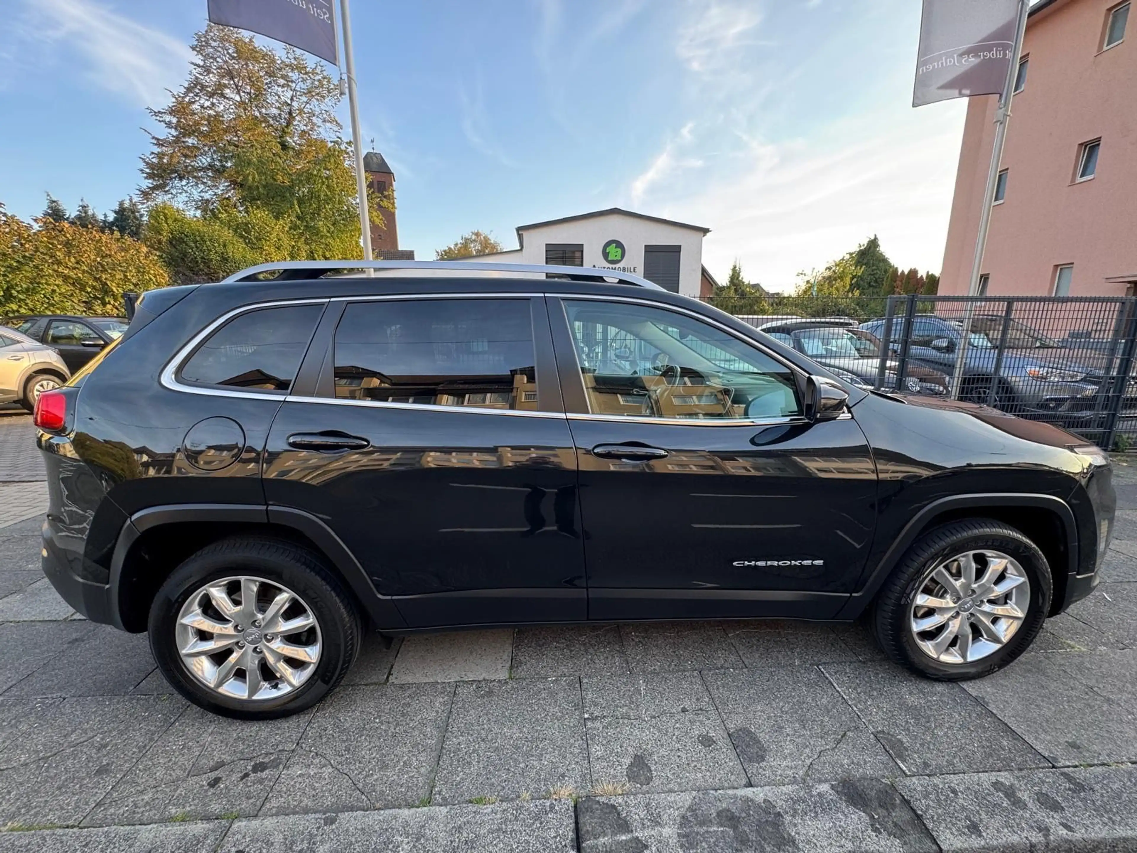 Jeep Cherokee Limited 4WD*NAVI*ACC*KAM*DAB*PANO*AHK — photo 8