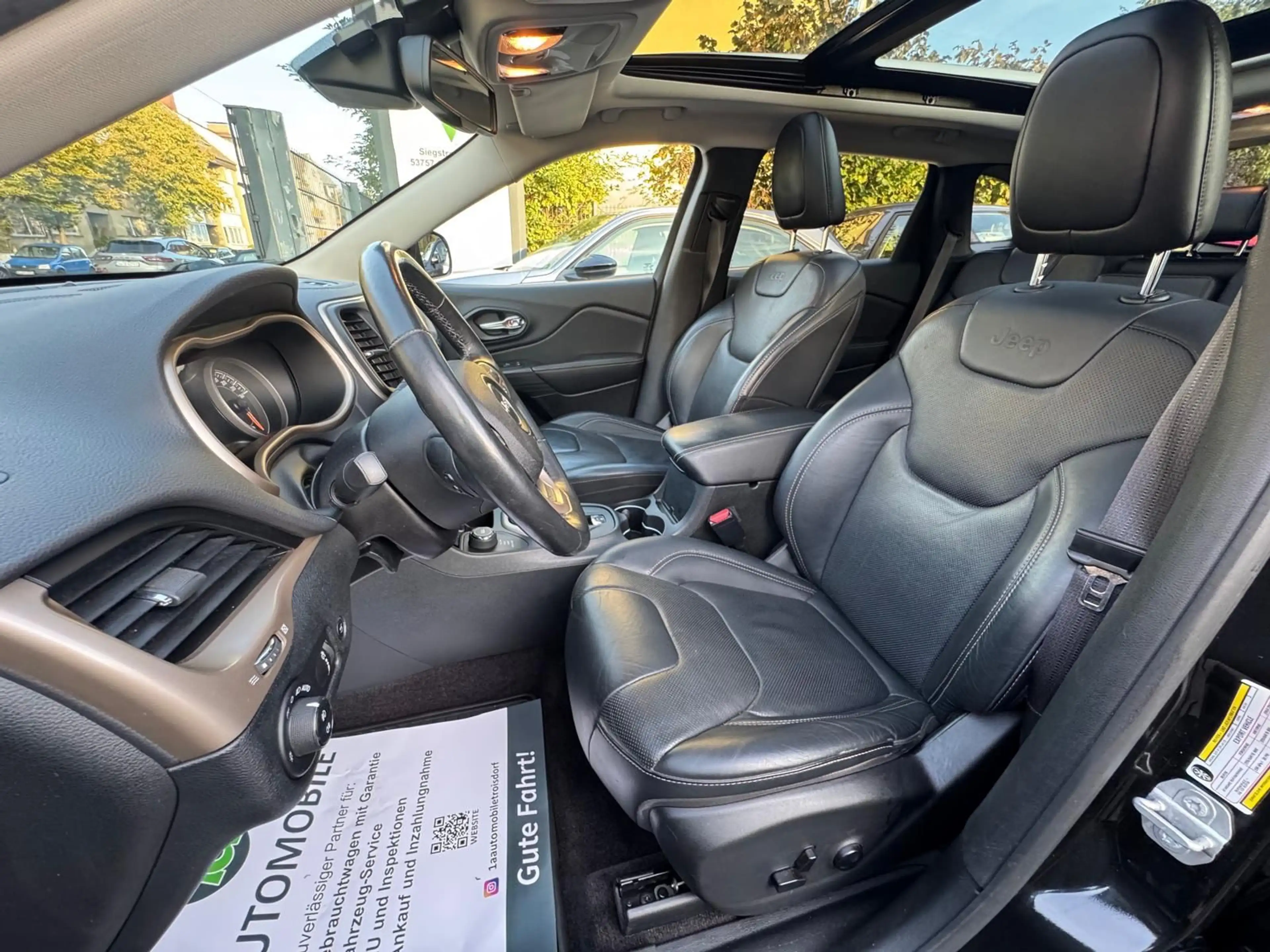 Jeep Cherokee Limited 4WD*NAVI*ACC*KAM*DAB*PANO*AHK — photo 14