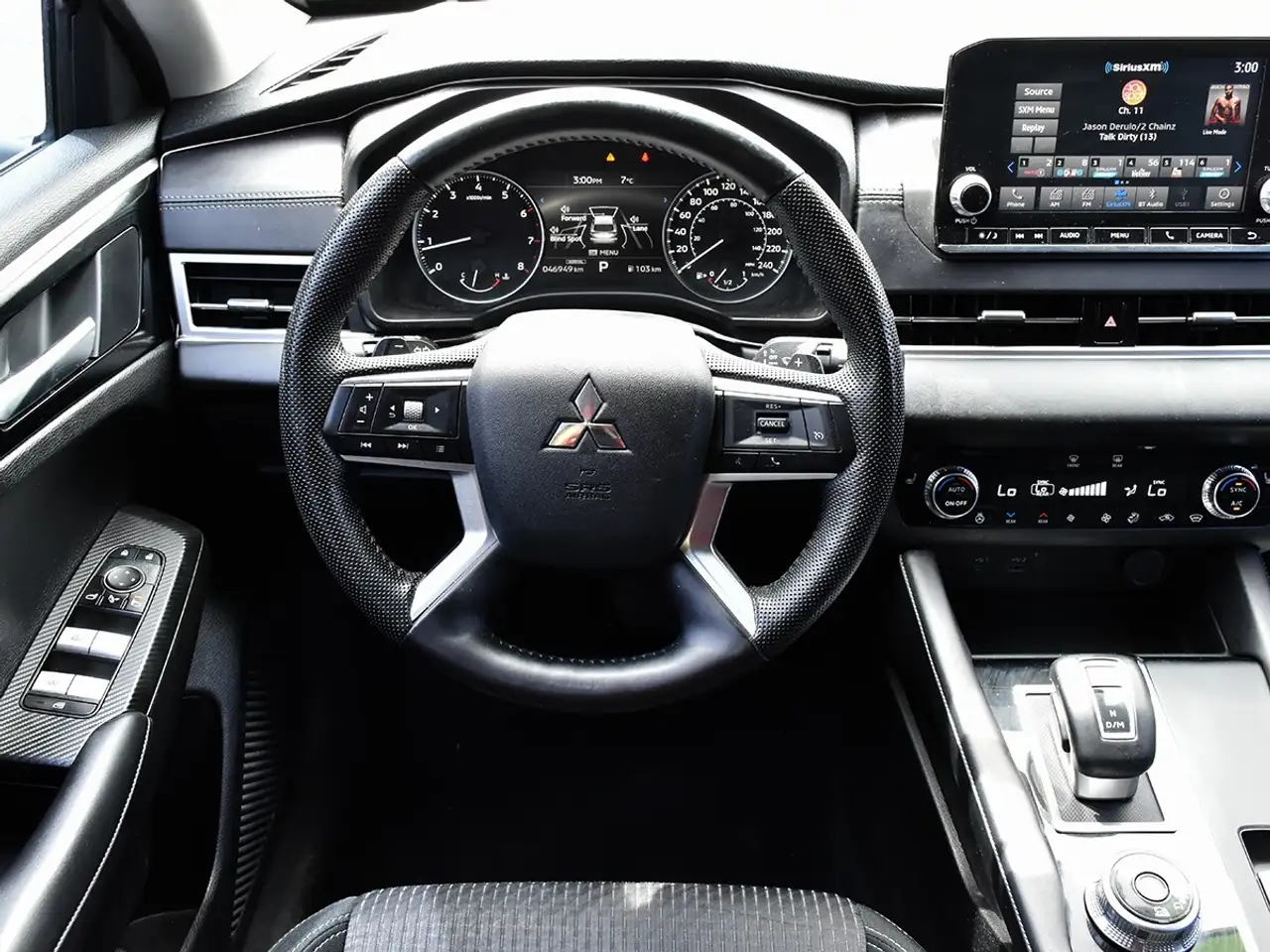 Mitsubishi Outlander снимка Mitsubishi Outlander
