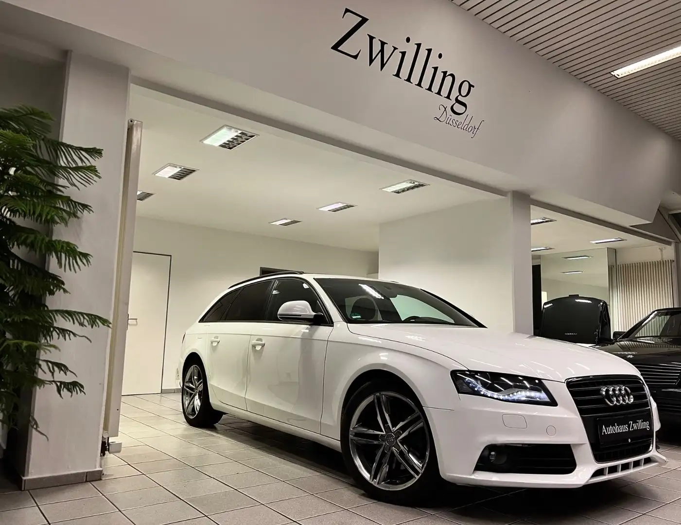 Audi A4 Avant Ambition Sport Navi Panorama Klima Bi-X Weiß - 1
