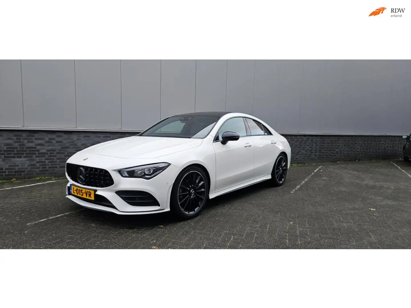 Mercedes-Benz CLA 180 COUPE Premium Plus Wit - 1
