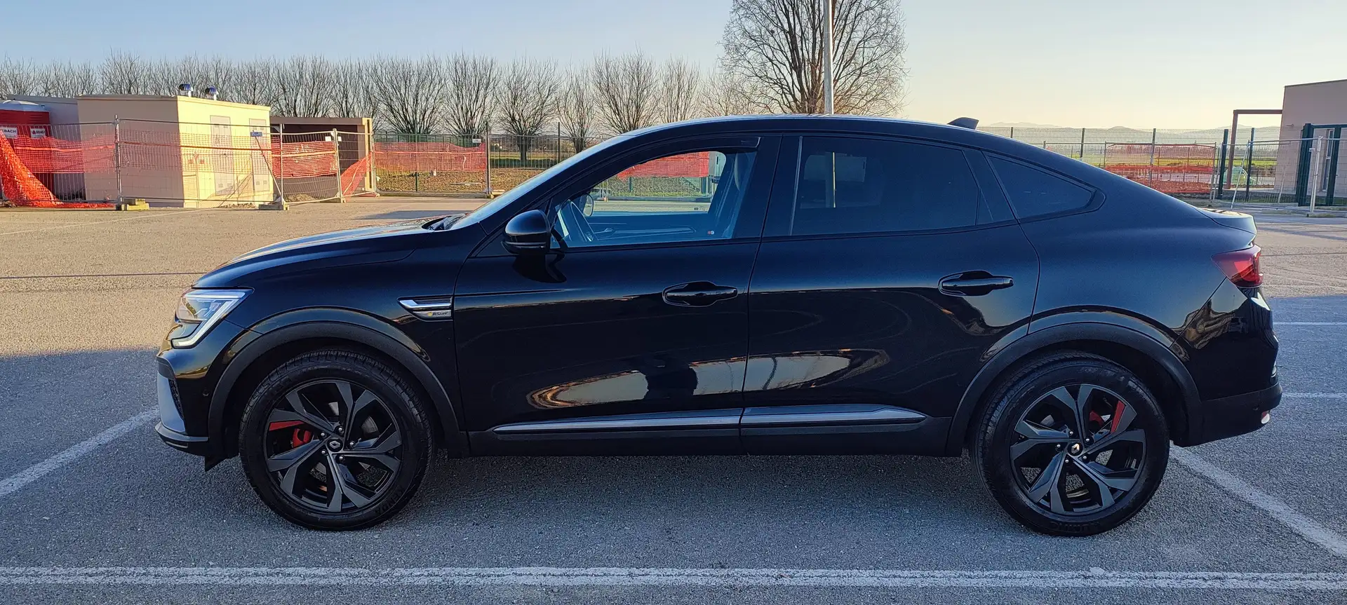 Renault Arkana Full Hybrid Fast Track 145 cv Fekete - 1