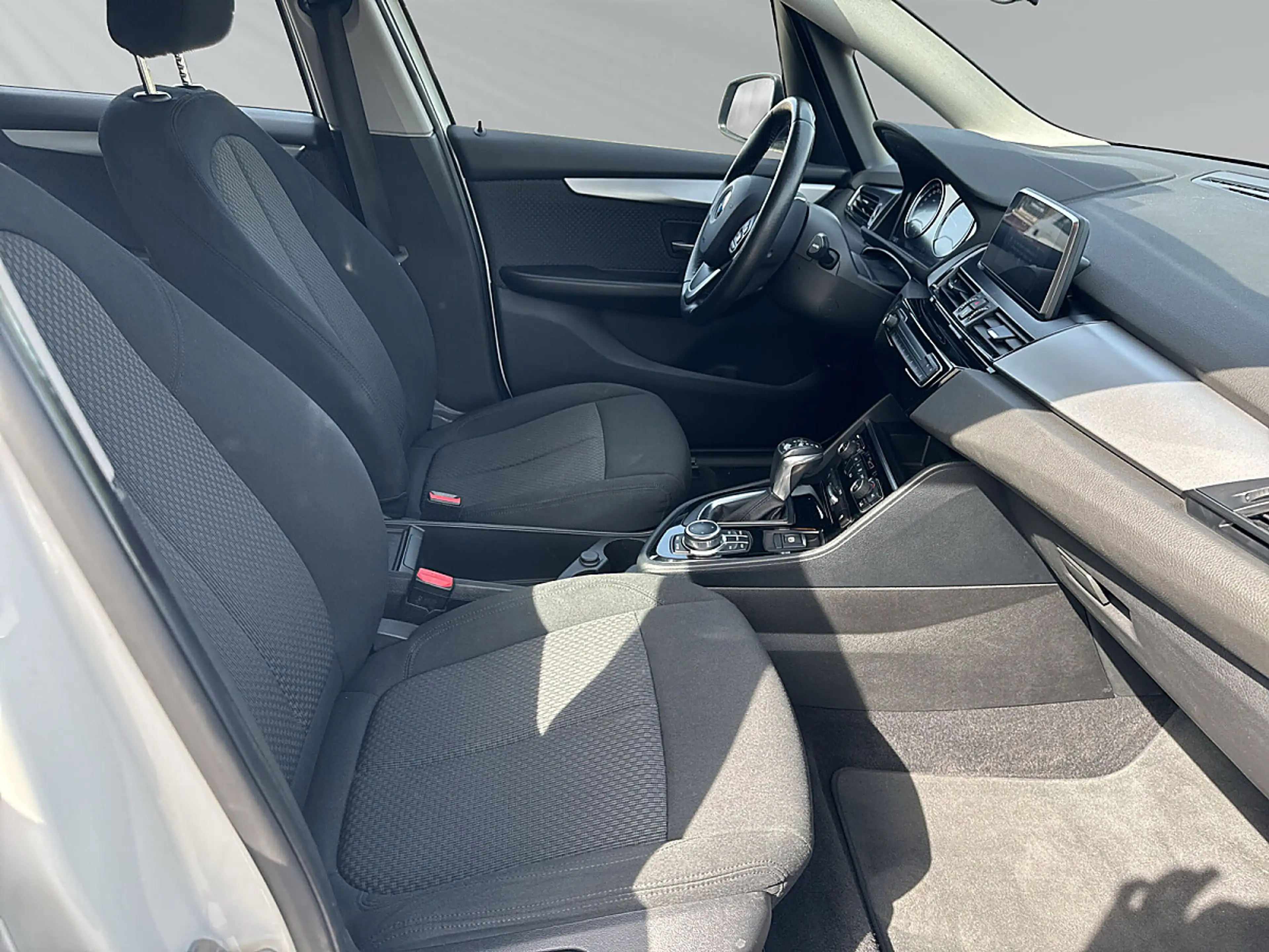BMW 225 xe PHEV iPerf. Active Tourer Aut. ALLRAD*Navi* — photo 10