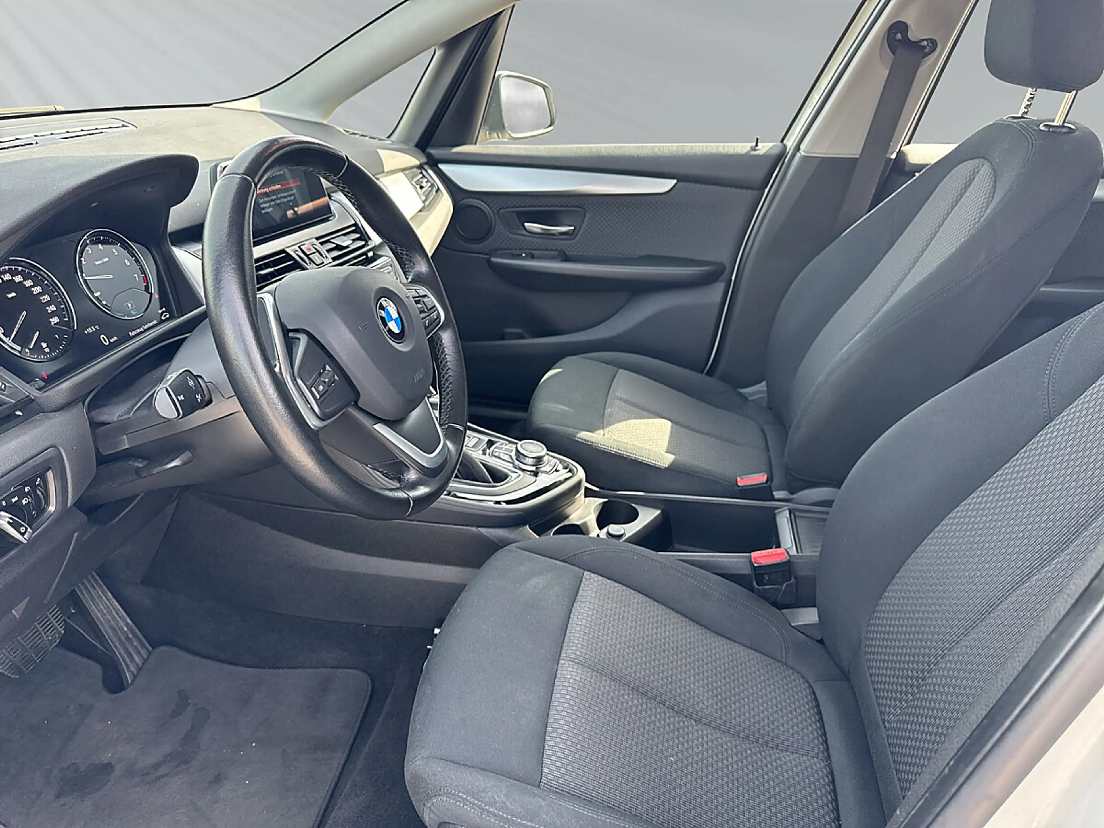 BMW 225 xe PHEV iPerf. Active Tourer Aut. ALLRAD*Navi* — photo 9