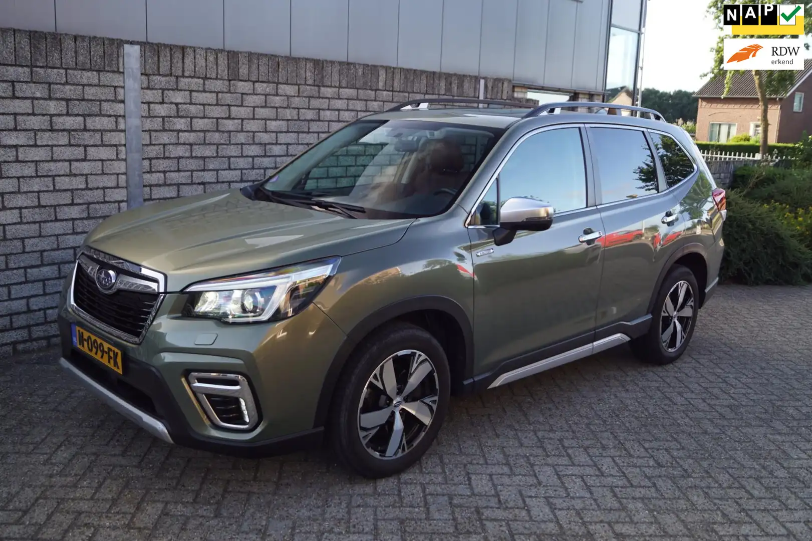 Subaru Forester 2.0i e-BOXER First Edition 4WD Autom Panodak Leder Groen - 1
