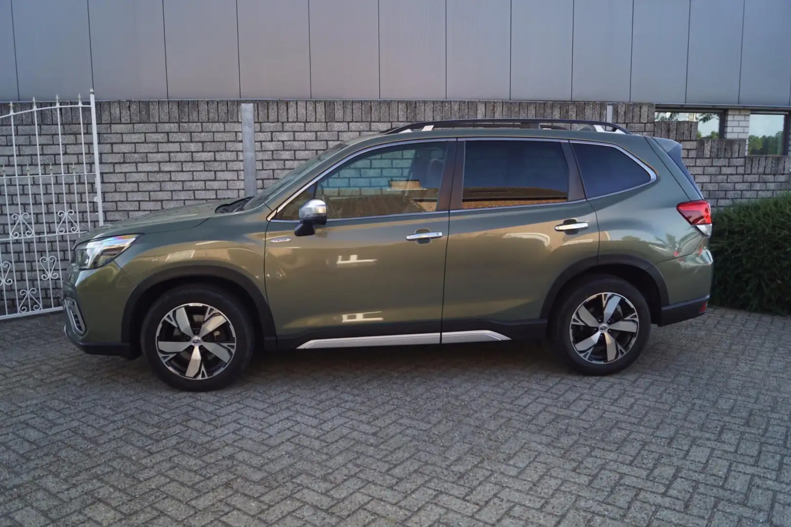 Subaru Forester 2.0i e-BOXER First Edition 4WD Autom Panodak Leder Groen - 2