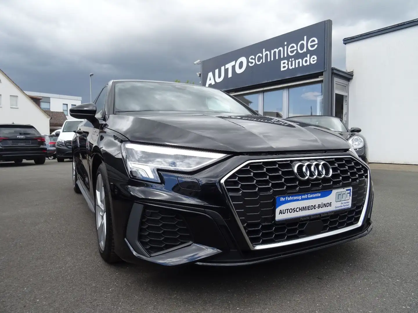 Audi A3 Sportback 35 TFSI S line LED Navi virtual Zwart - 1
