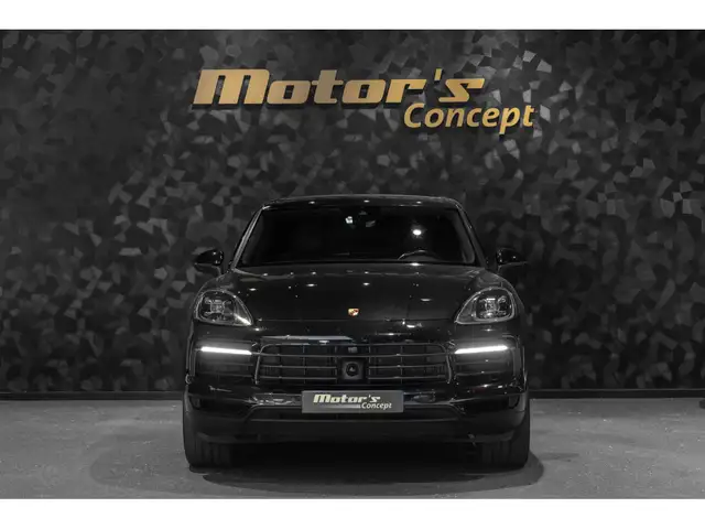 Porsche Cayenne view 4