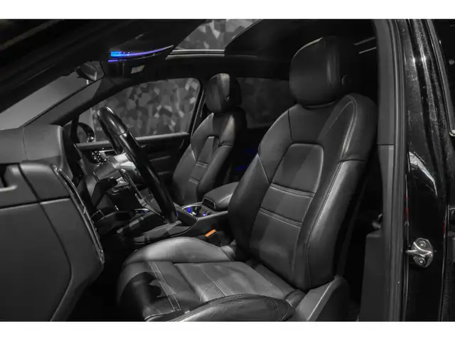 Porsche Cayenne view 10