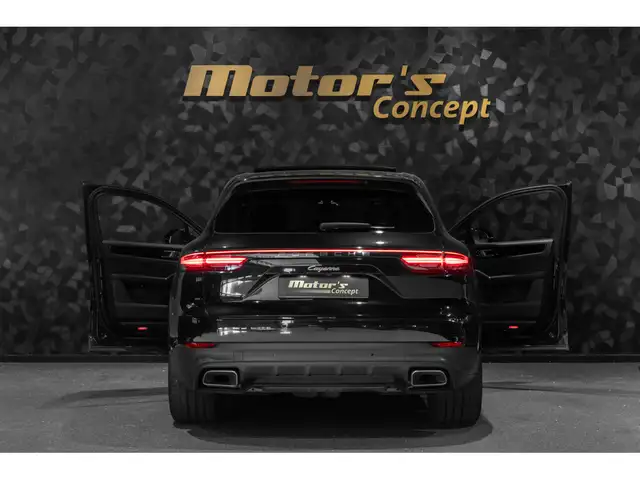 Porsche Cayenne view 5