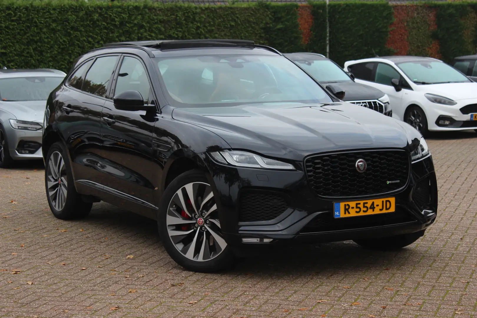 Jaguar F-Pace 2.0 P400e PHEV R-Dynamic HSE / Panoramadak / Camer Noir - 1