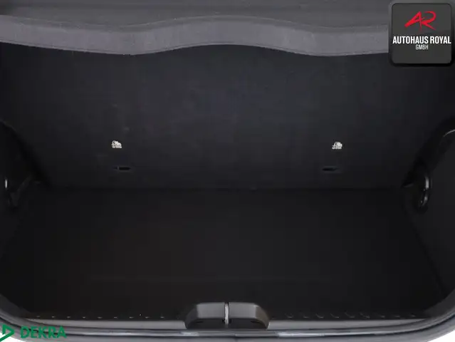 Fiat 500e view 11