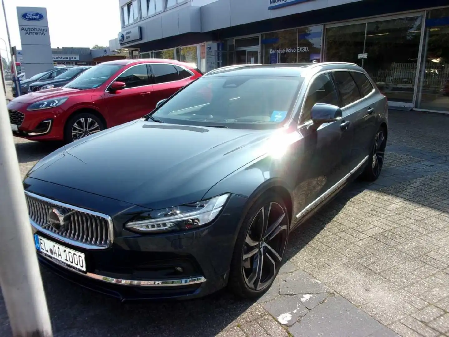 Volvo V90 Ultimate Bright Blau - 1