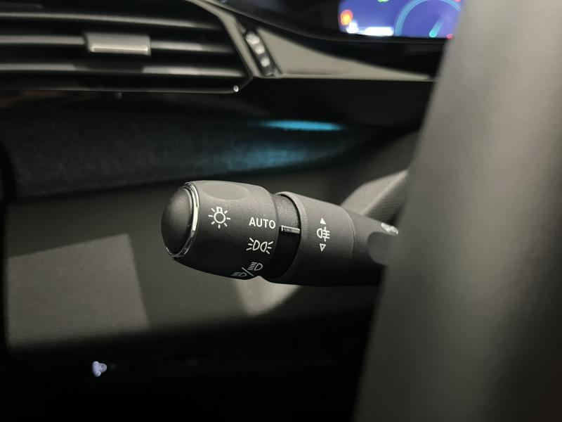 Peugeot 408 1.2i 130cv blanche 2023 15.207km Navi/Carplay/Cam/ — photo 15