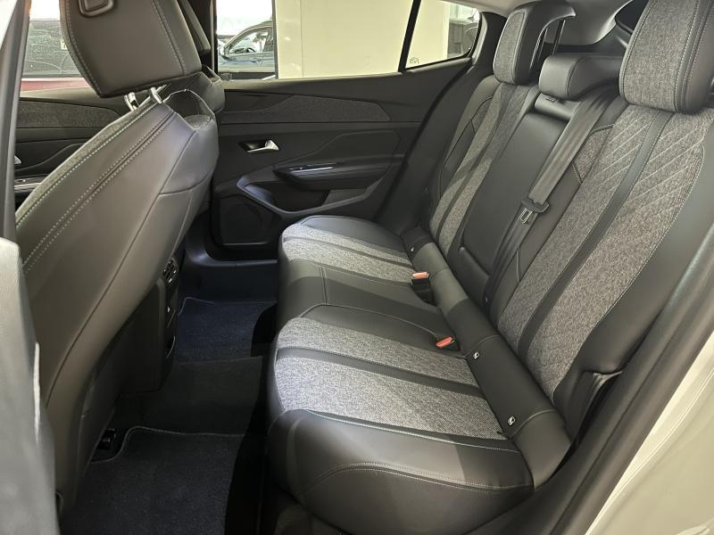 Peugeot 408 1.2i 130cv blanche 2023 15.207km Navi/Carplay/Cam/ — photo 9