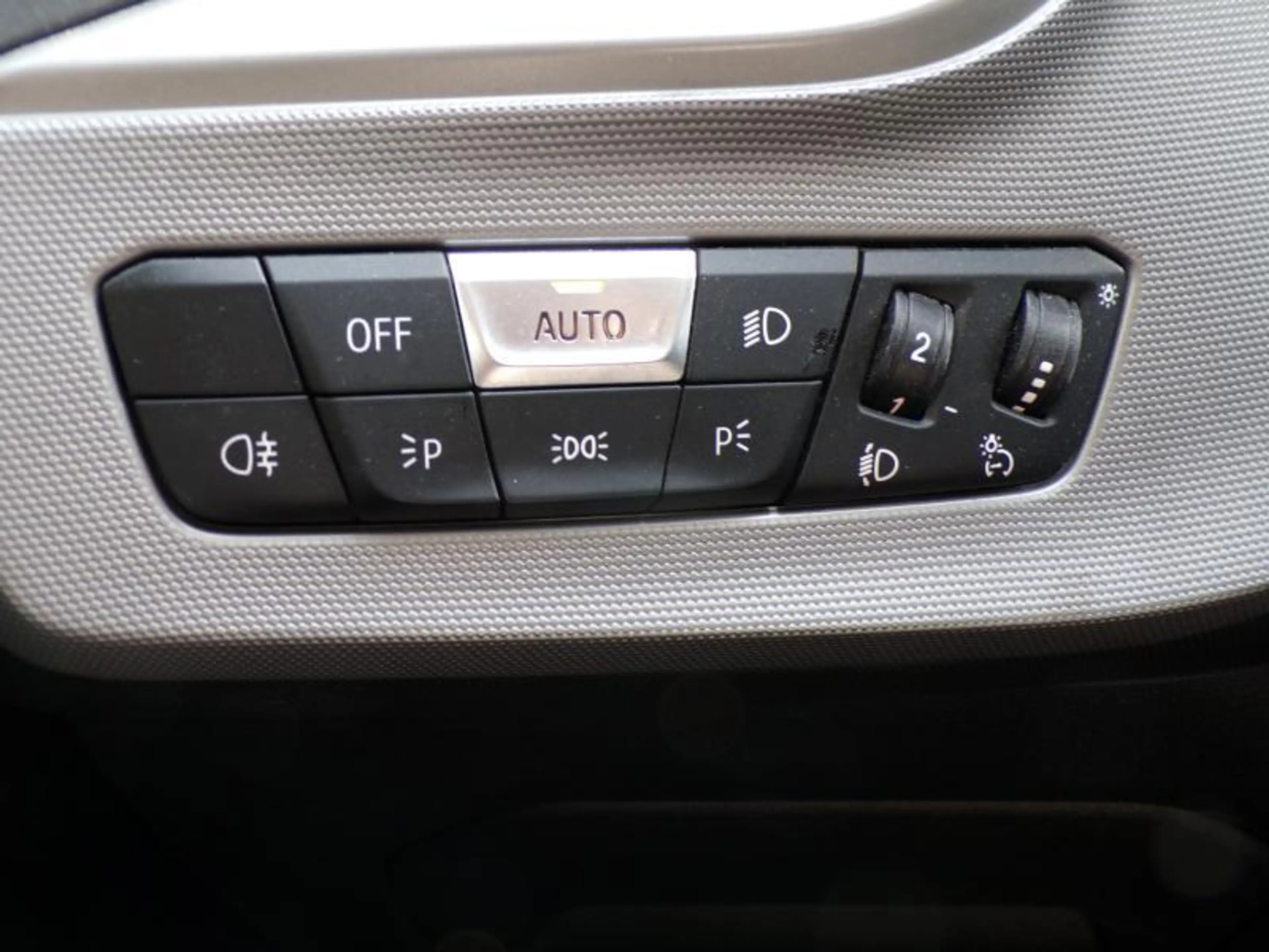 BMW 116 1.5D 115cv noir 10/19 Airco GPS Capteurs Cruise — photo 13