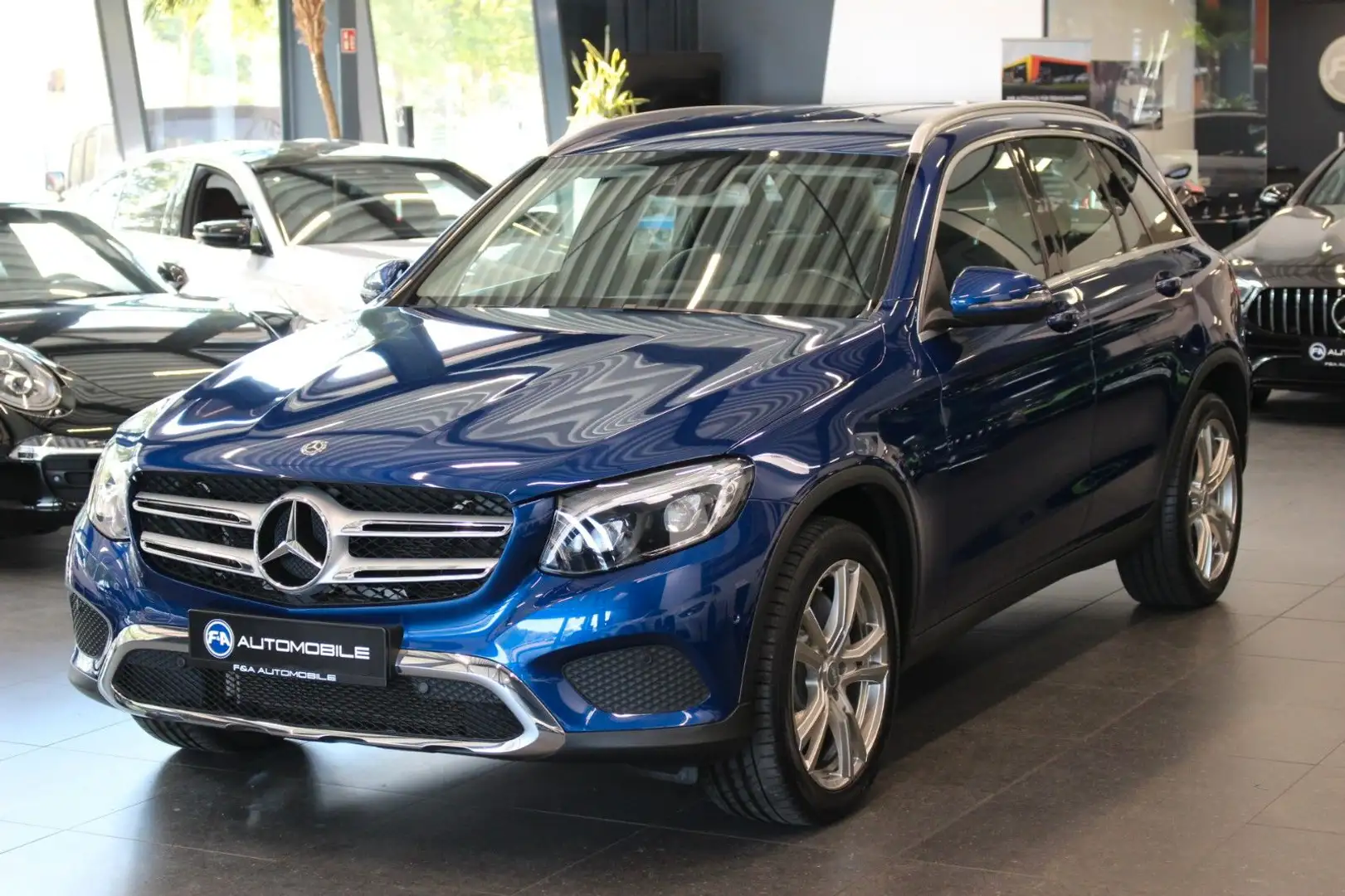 Mercedes-Benz GLC 250 4Matic Kamera+LED+Navi+Klima Blau - 1