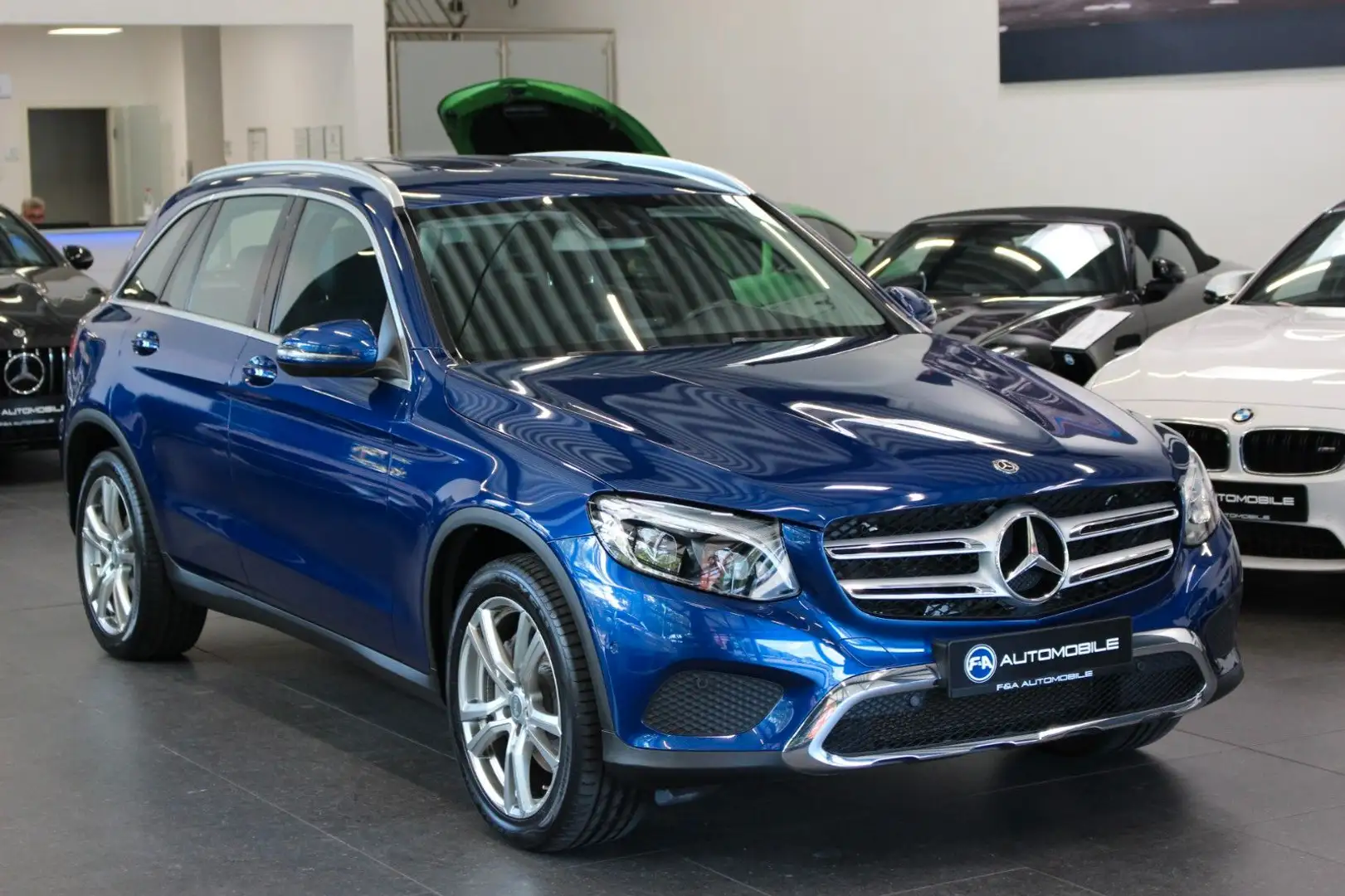 Mercedes-Benz GLC 250 4Matic Kamera+LED+Navi+Klima Blau - 2