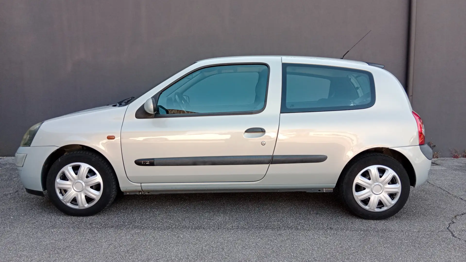 Renault Clio Clio 3p 1.2 Expression Argento - 1