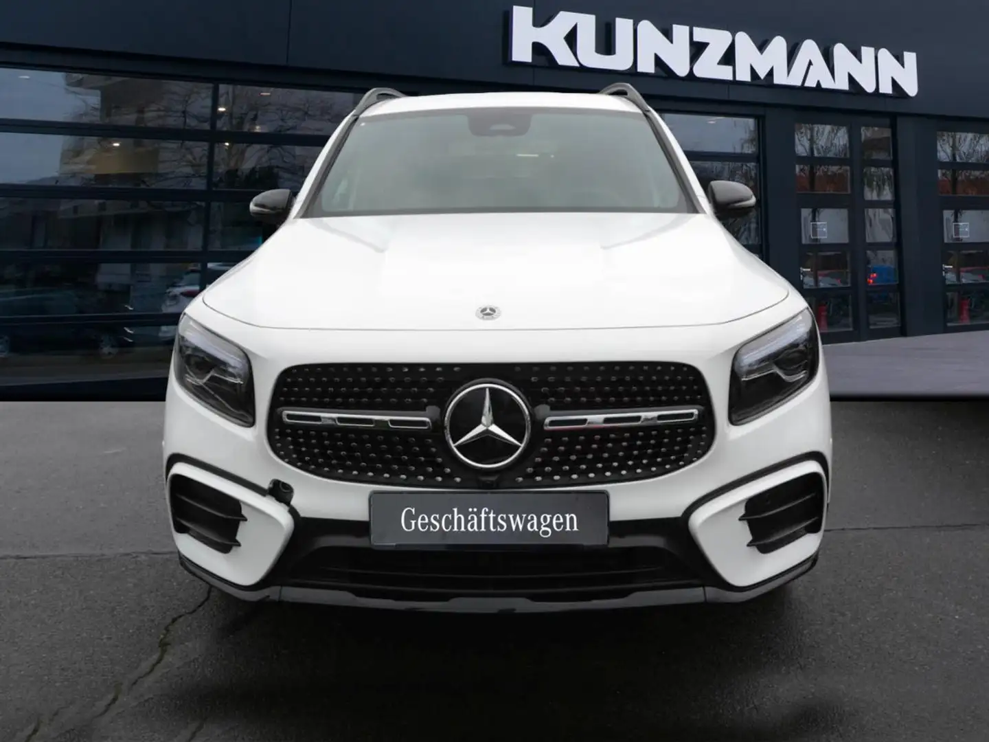 Mercedes-Benz GLB 250 4MATIC AMG Night Kamera Distronic AHK Weiß - 2