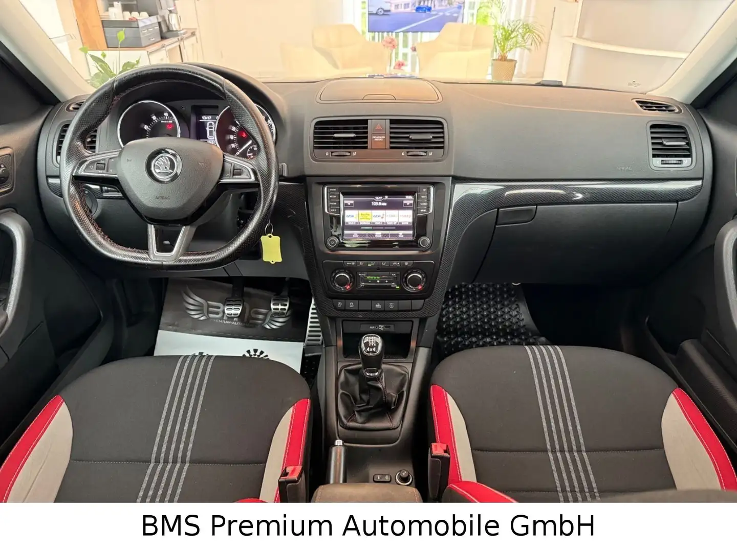 Skoda Yeti Ambition 4x4 Garantie bis 09.2026 Grau - 2