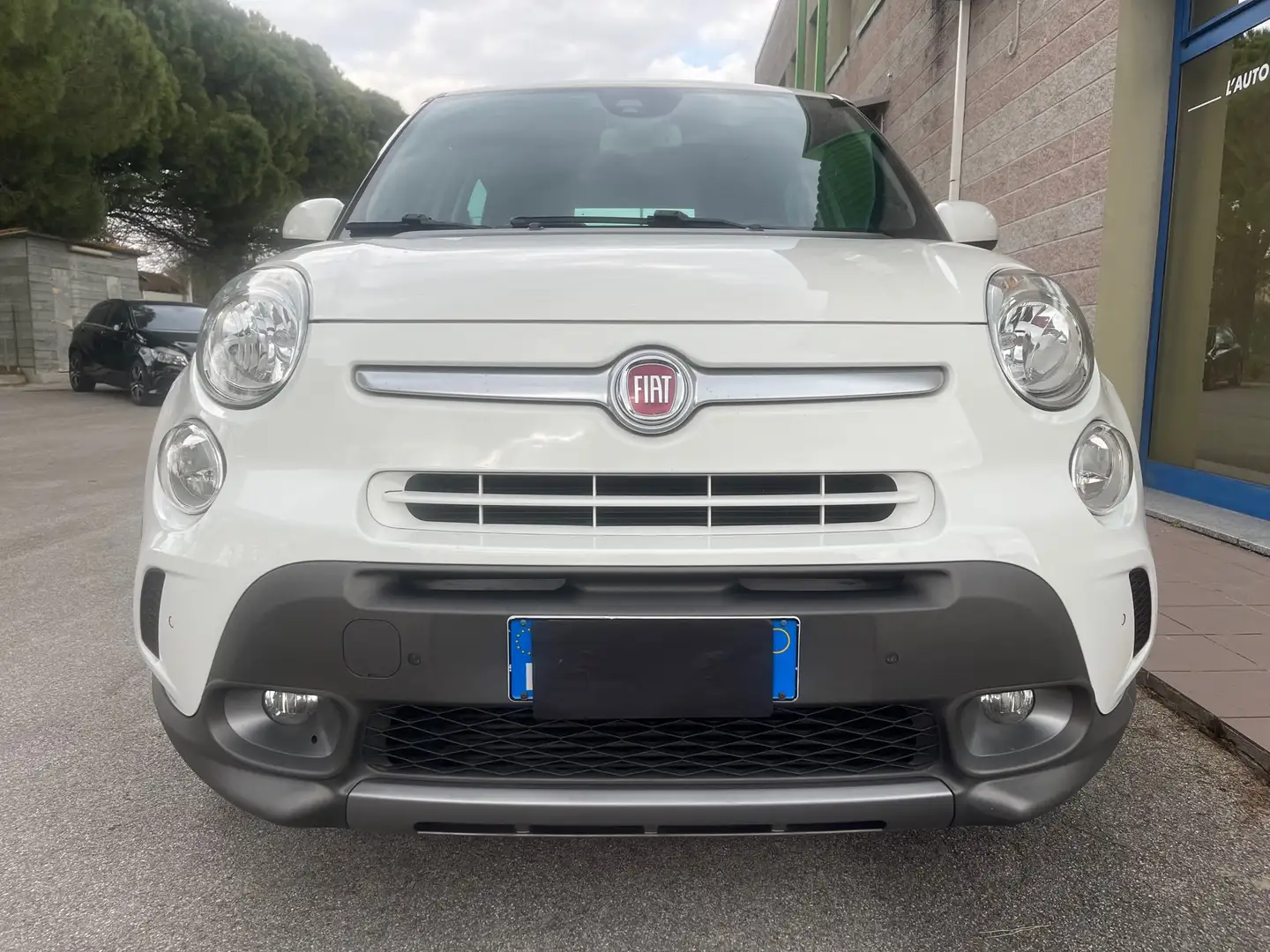 Fiat 500L 1.3 MJT 85CV TREKKING DUALOGIC NAVI SENS. PARCHE. Bianco - 2