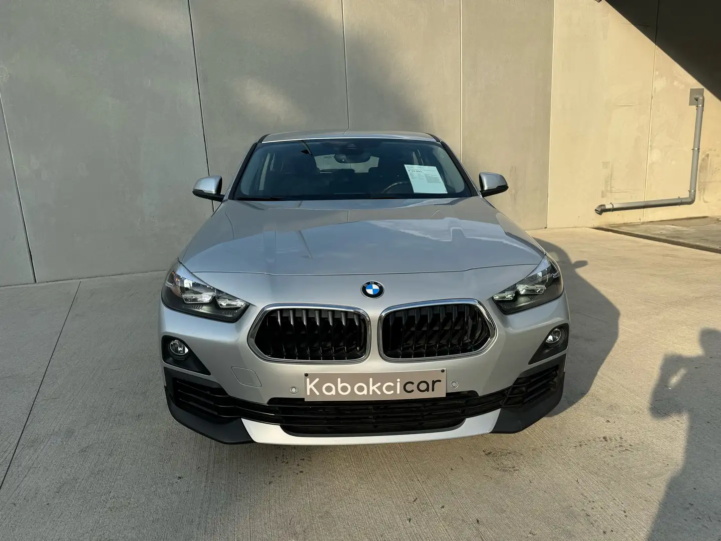 BMW X2 1.5i sDrive18 AUTO/GPS/PDC AV ARR GARANTIE 12 MOIS Zilver - 2