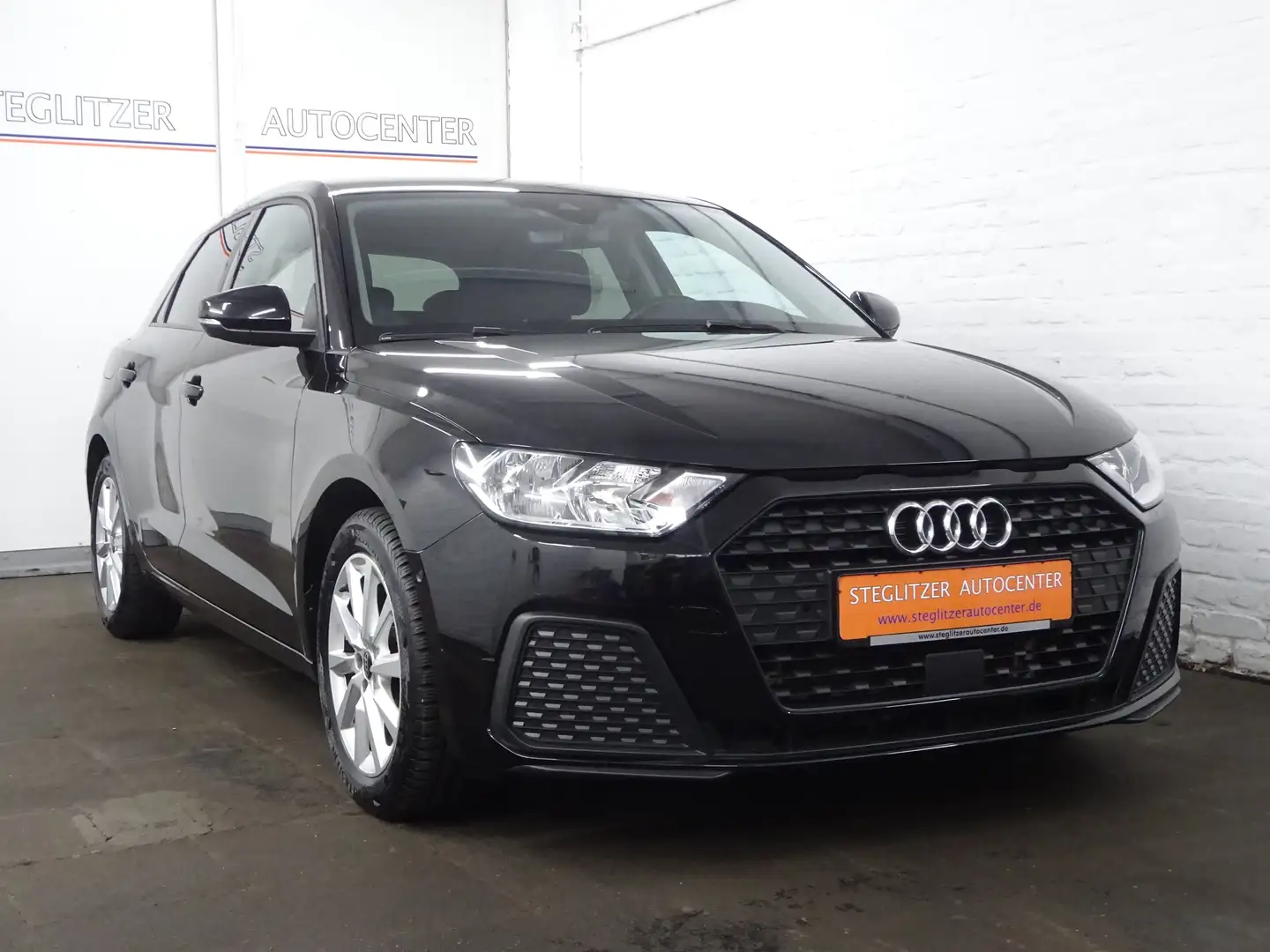 Audi A1 Sportback 25 TFSI basis S-tronic Virtual/RFK/PDC Zwart - 2