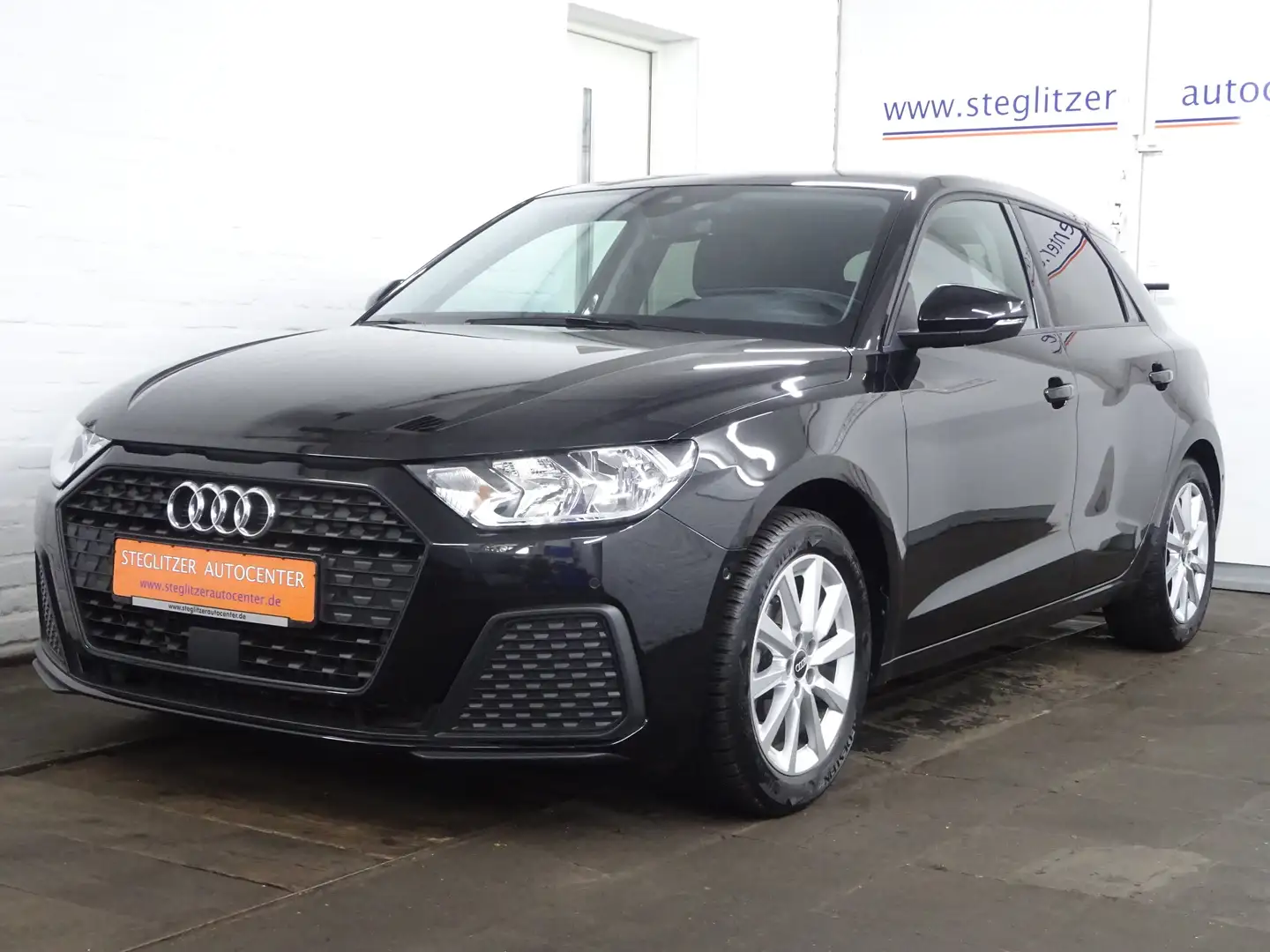 Audi A1 Sportback 25 TFSI basis S-tronic Virtual/RFK/PDC Zwart - 1