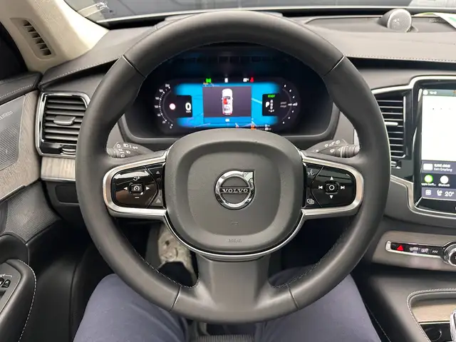 Volvo XC90 view 18
