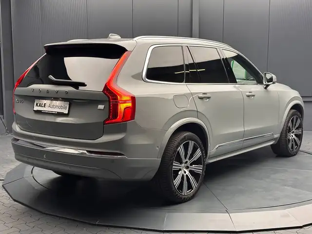 Volvo XC90 view 5