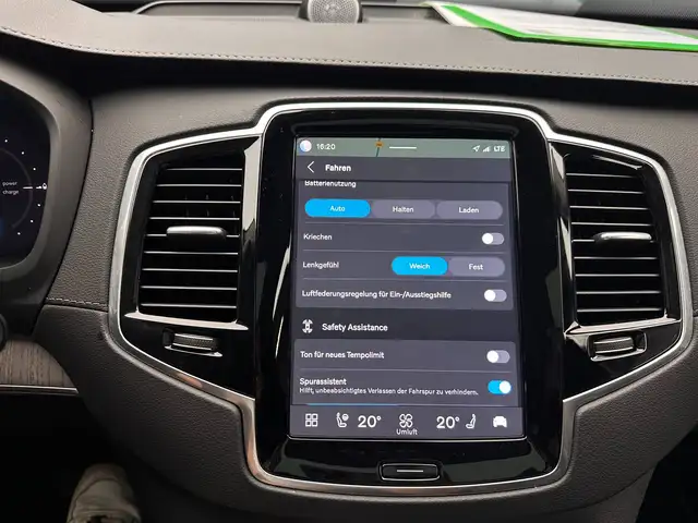 Volvo XC90 view 28