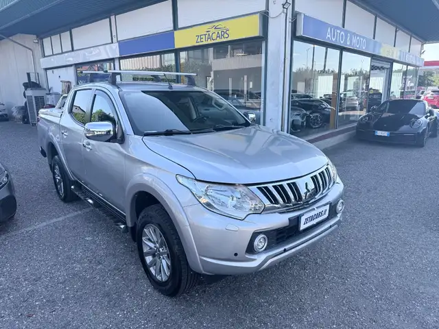 Mitsubishi L200 L200 d.cab 2.4d Intense 4wd 154cv N1 E6