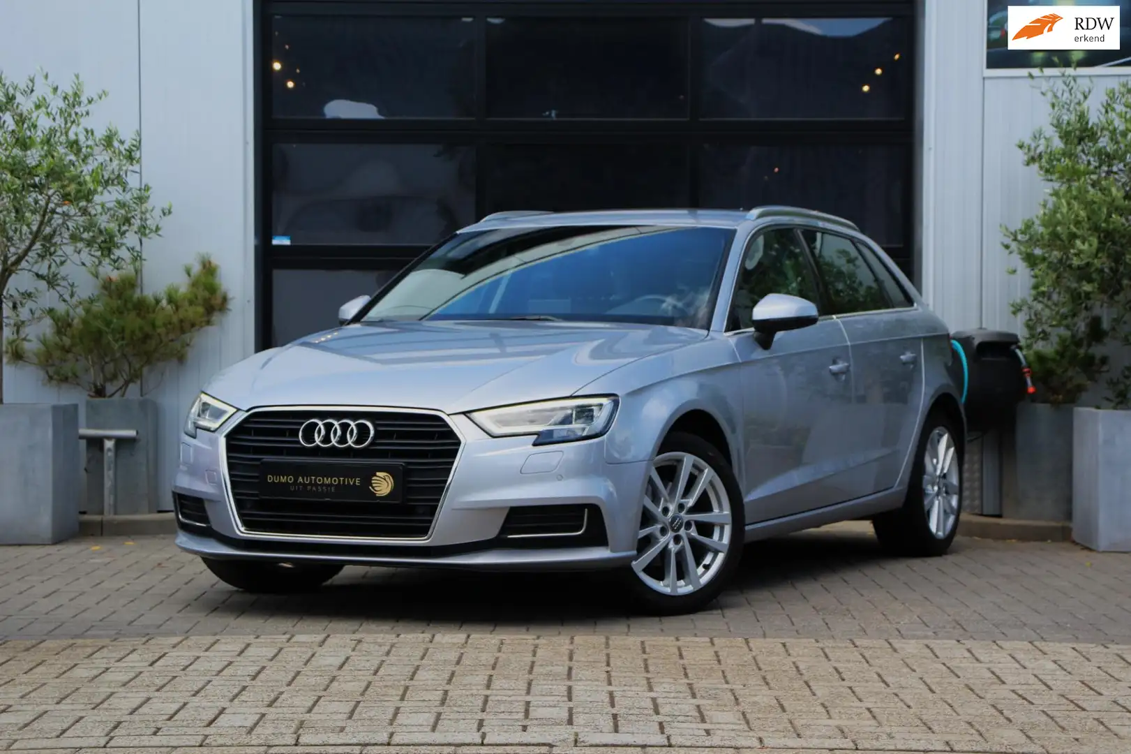 Audi A3 Sportback 1.0 TFSI Design Pro Line - MATRIX - LED Plateado - 1