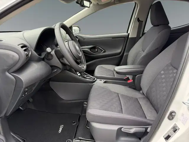 Toyota Yaris view 10