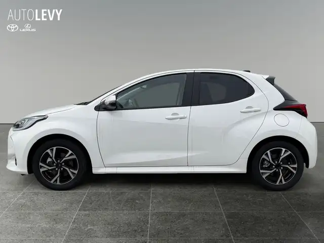 Toyota Yaris view 3