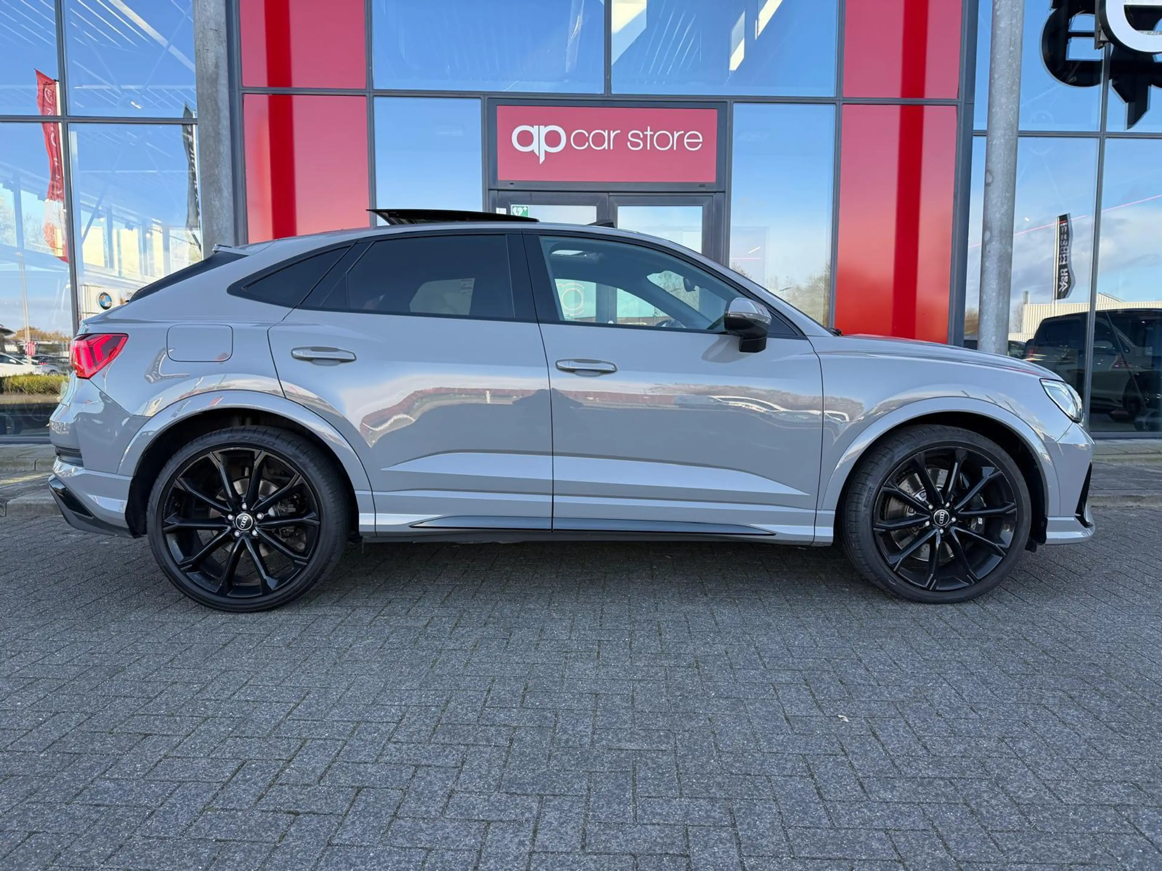 Audi RS Q3 Sportback TFSI — photo 5